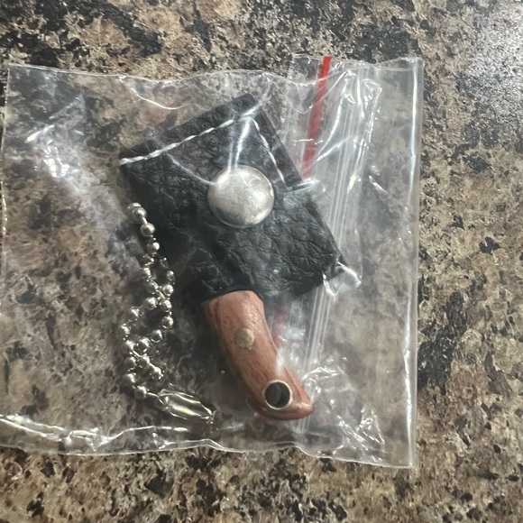 $2 MINI UTILITY KEYCHAIN. ONE AT RANDOM. $2 WITH ANY $10 ORDER OR MORE - Picture 15 of 16